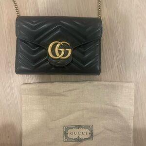 GG Marmont wallet on chain
